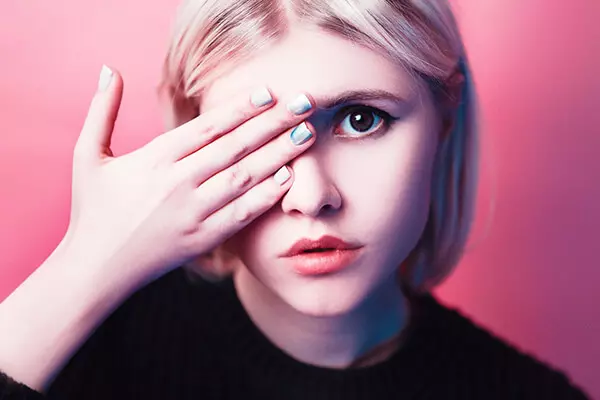 «Мне за тебя так стыдно!»: почему женщины