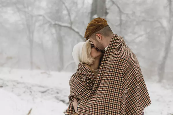 Отсутствие эмоционального контакта с