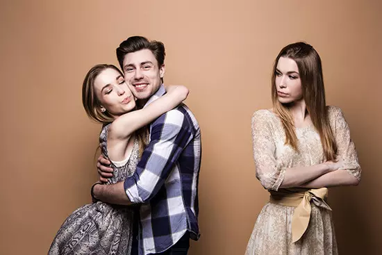 Завидую чужому счастью после