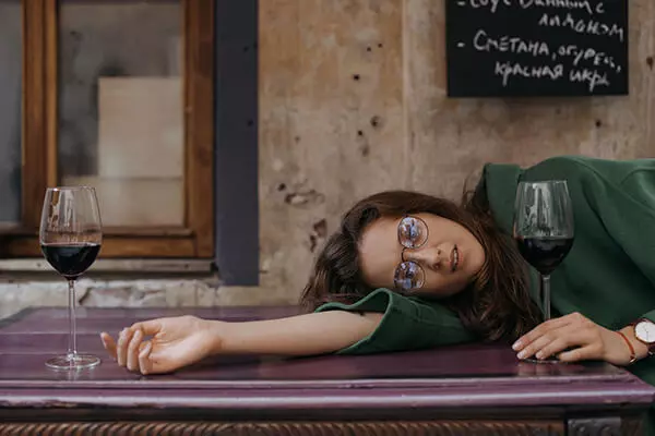 7 причин женского алкоголизма и помощь