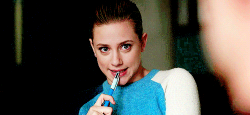 Авторитет у партнеров по бизнесу и любовь жены - возрастают.